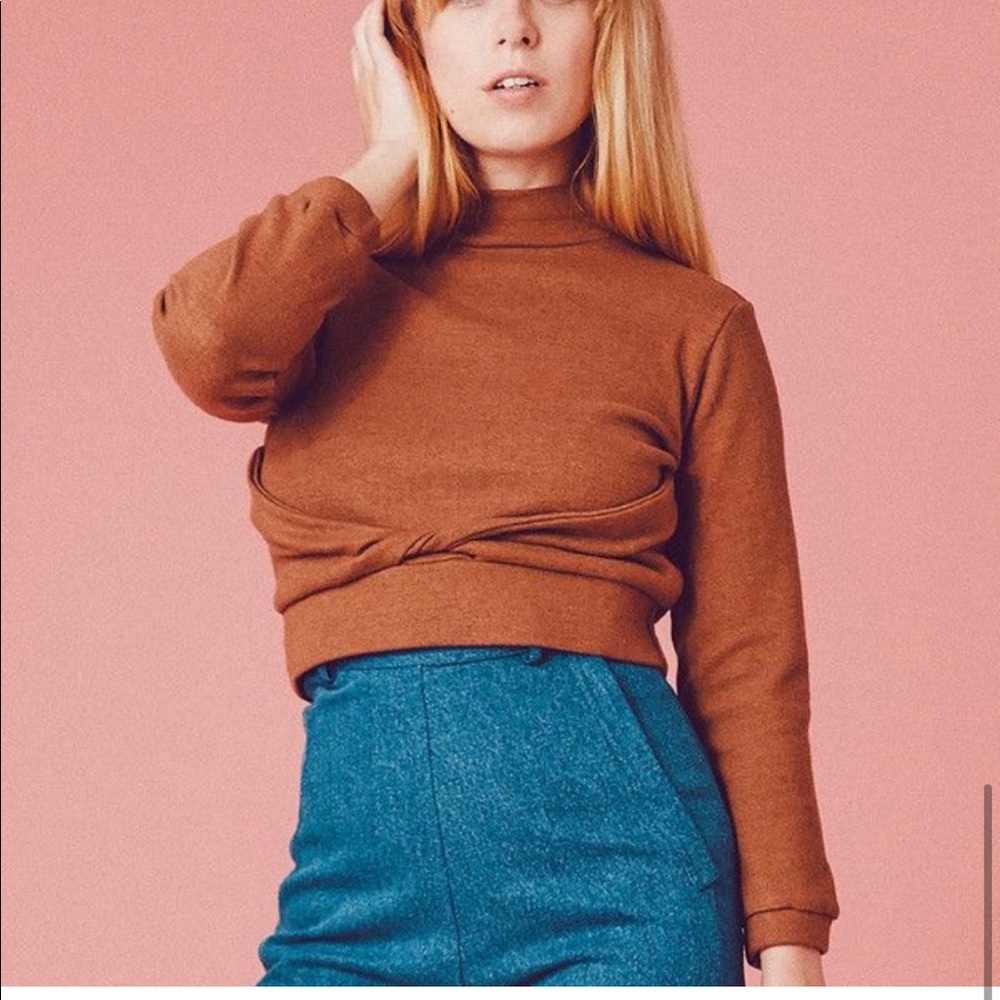 Samantha pleet twisted cowl crop sz s chestnut